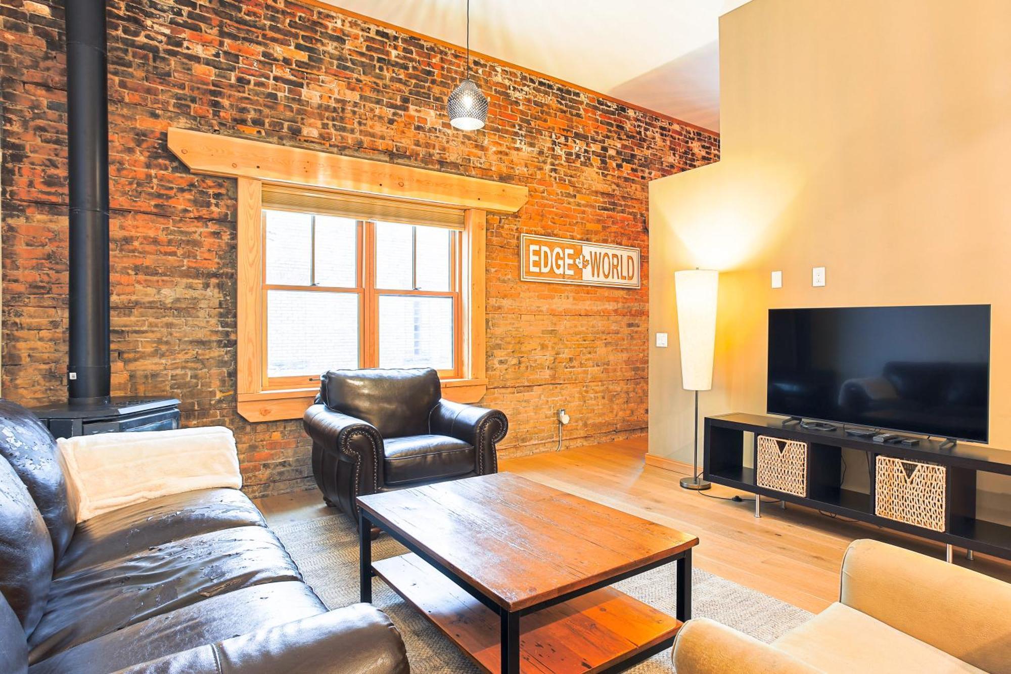Downtown And By Stayin Apartment