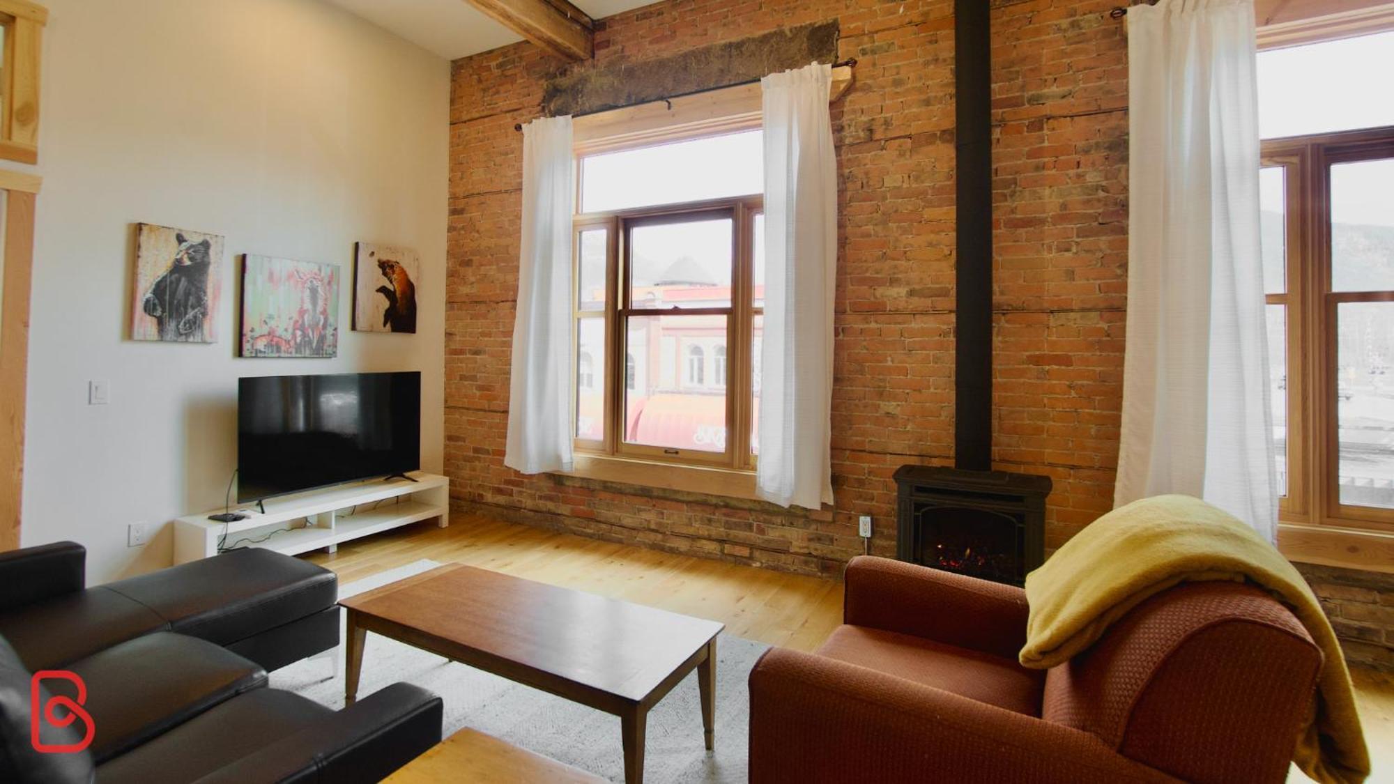 Downtown And By Stayin Apartment