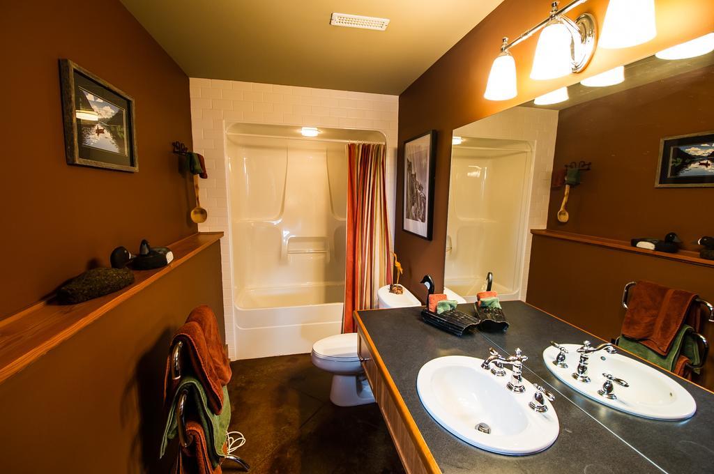 Bed & Breakfast Twisted Timber 2*