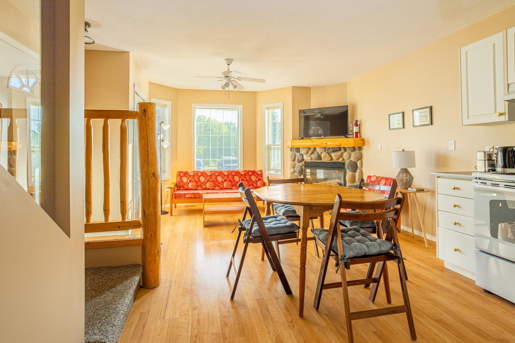 Riverside By Stayin Apartment Fernie