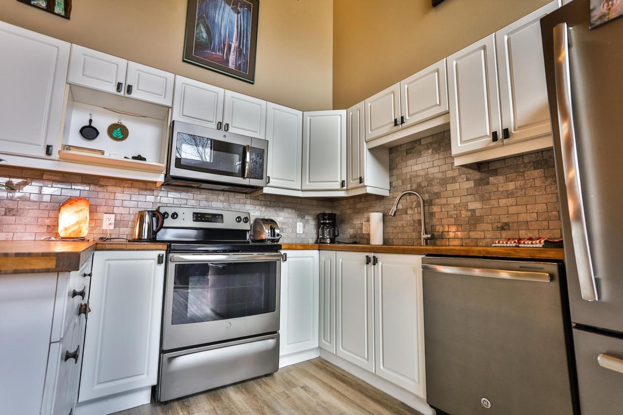 Apartment Riverside By Stayin Fernie