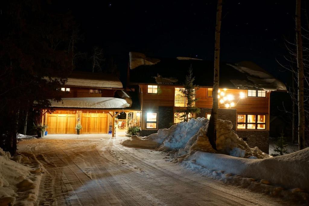 Twisted Timber Bed & Breakfast Fernie