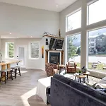 Ski In Ski Out With Huge Game Room And Hot Tub