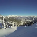 Fernie Slopeside Lodge