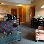 Lizard Creek Lodge