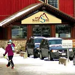 Fernie Slopeside Lodge