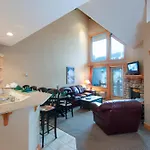 Lizard Creek Lodge